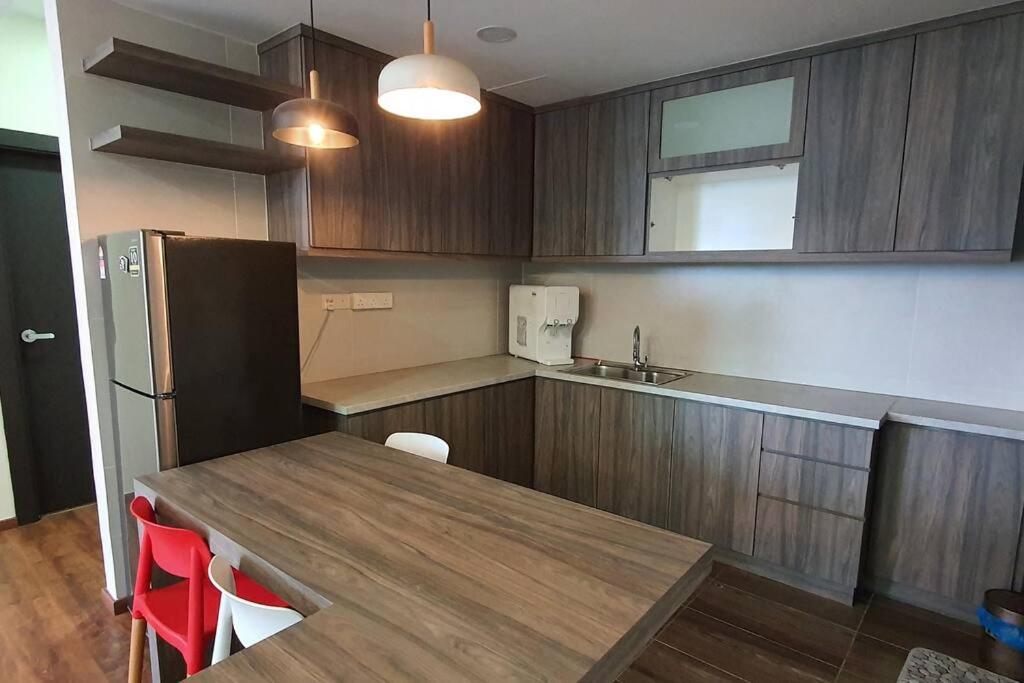 Lovely Vivacity Jazz Suite 2 Cozy Condo 2 Card Lv6 Kuching Eksteriør billede