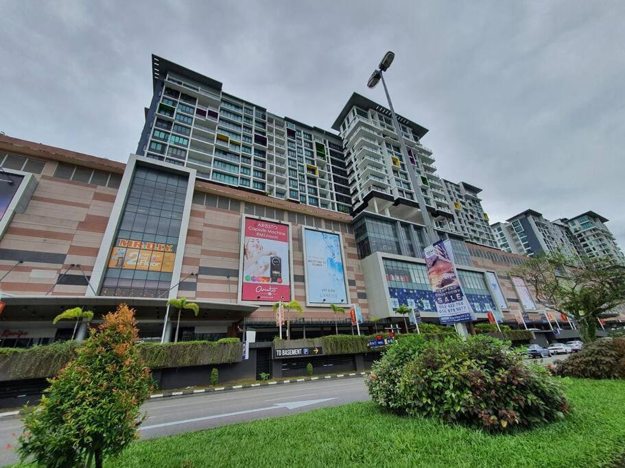 Lovely Vivacity Jazz Suite 2 Cozy Condo 2 Card Lv6 Kuching Eksteriør billede